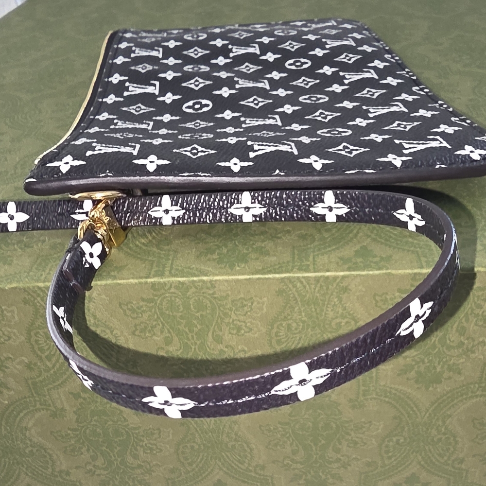 Louis Vuitton Neverfull Black & White Monogram Pouch - Picture 9 of 16